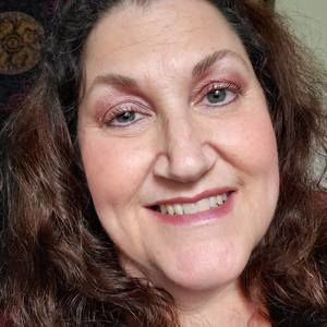 Meet your Posher, Davina